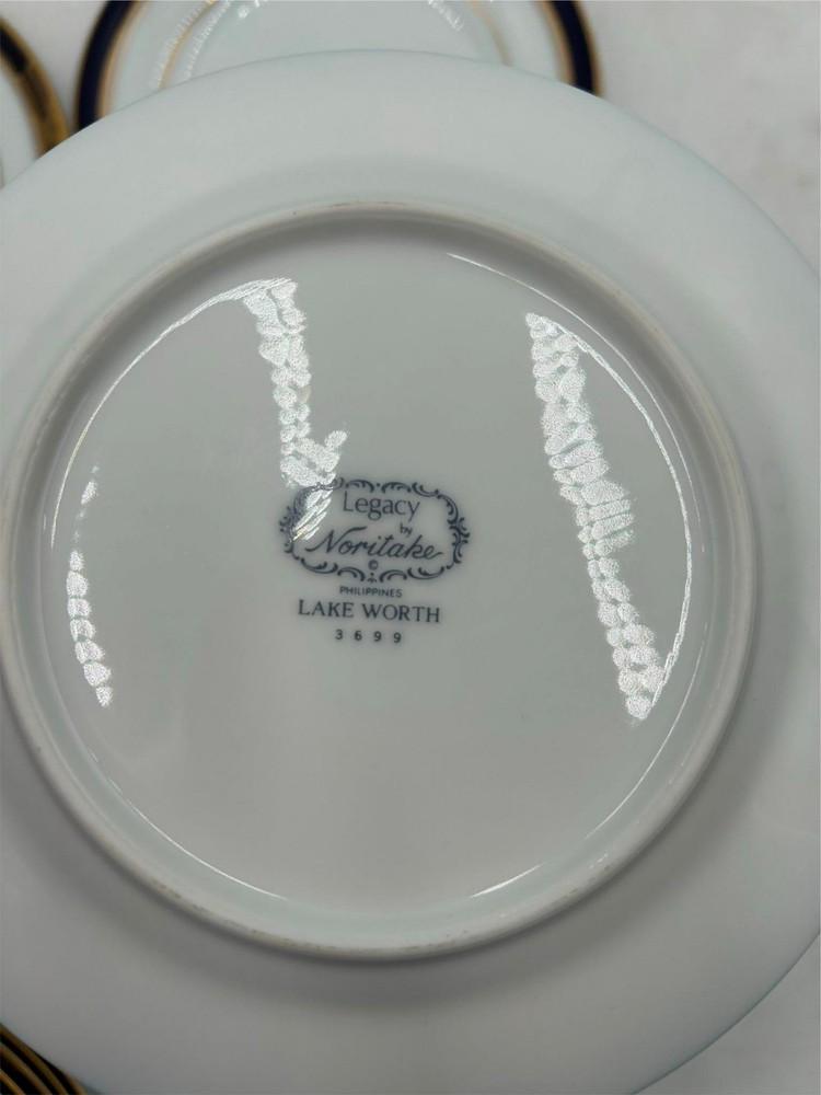 5) NORITAKE LAKE WORTH DESSERT PLATES