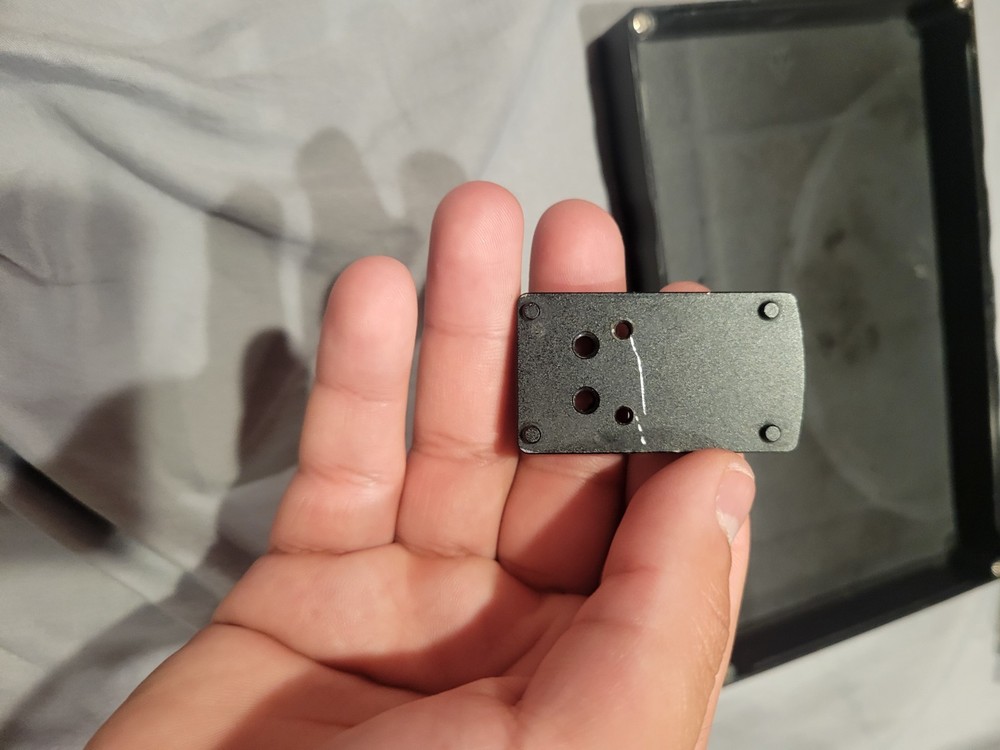 Red Dot Sight For Pistols Plus Optic Plate