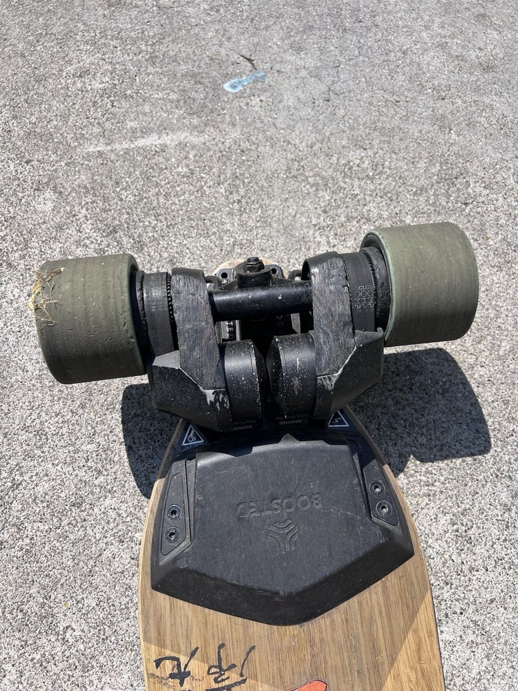Boosted V2 Dual+Extended battery- Electric Skateboard - Black