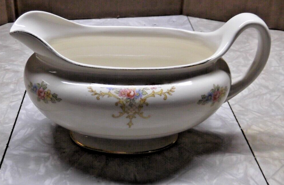 HOME LAUGHLIN EGGSHELL  NAUTULIS ROCHELLE GRAVY BOAT DISH