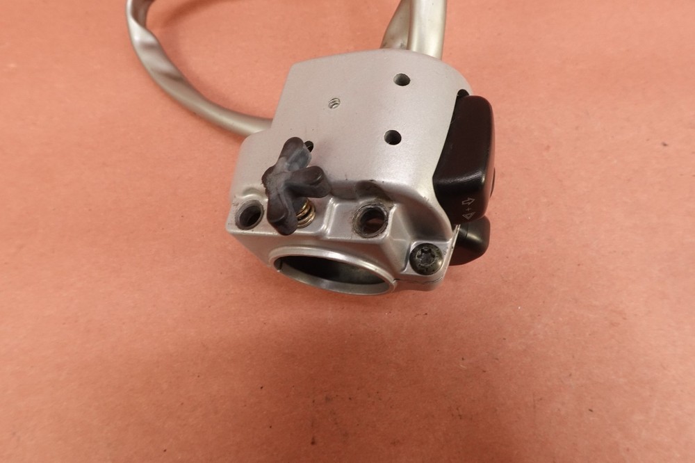 2002-2006 Harley Davidson V-rod Vrod Right Handlebar Stop Start Kill Switch