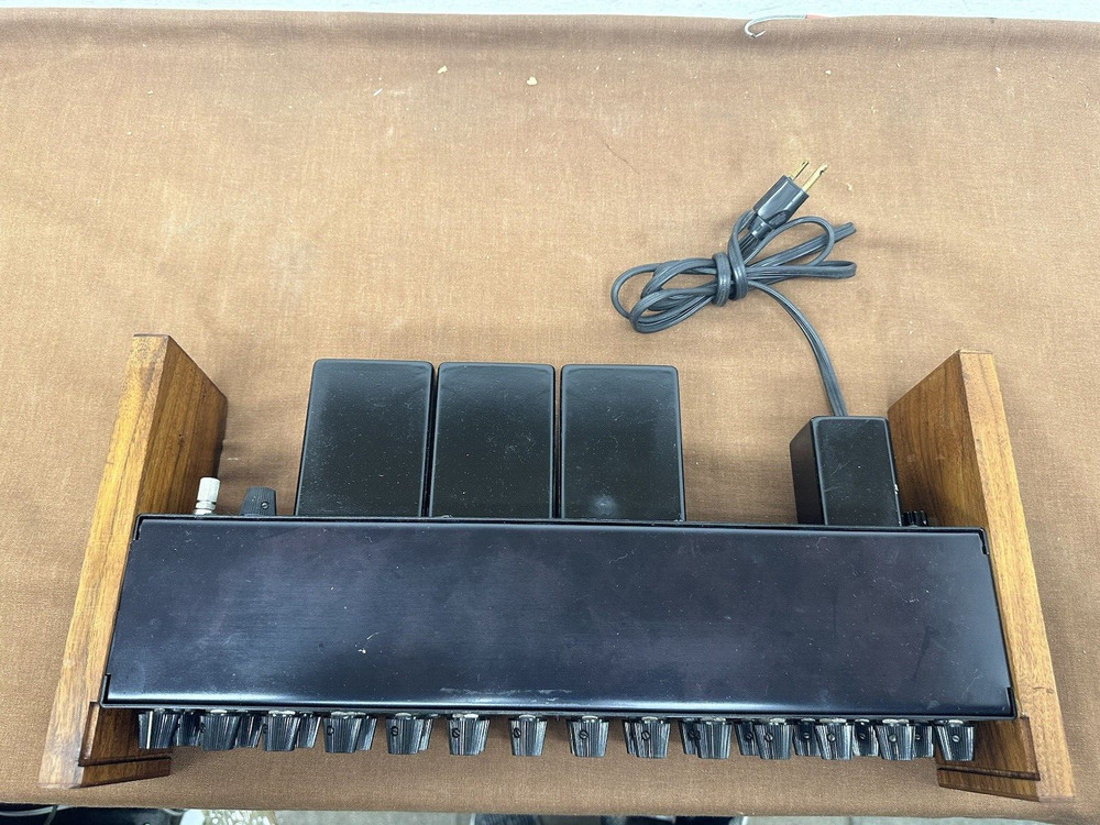 White Vintage Instruments Equalizer Model 4002 (2 counts)