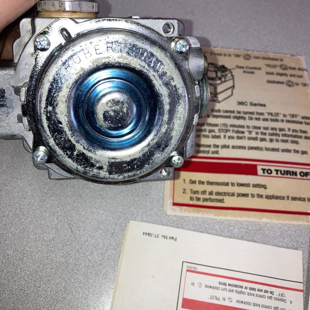 robertshaw gas valve for K Pilot Ignition System 700-061 24 Volt