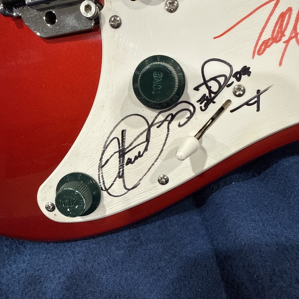 3 DOORS DOWN BRAD ARNOLD SIGNED AUTOGRAPHED GUITAR