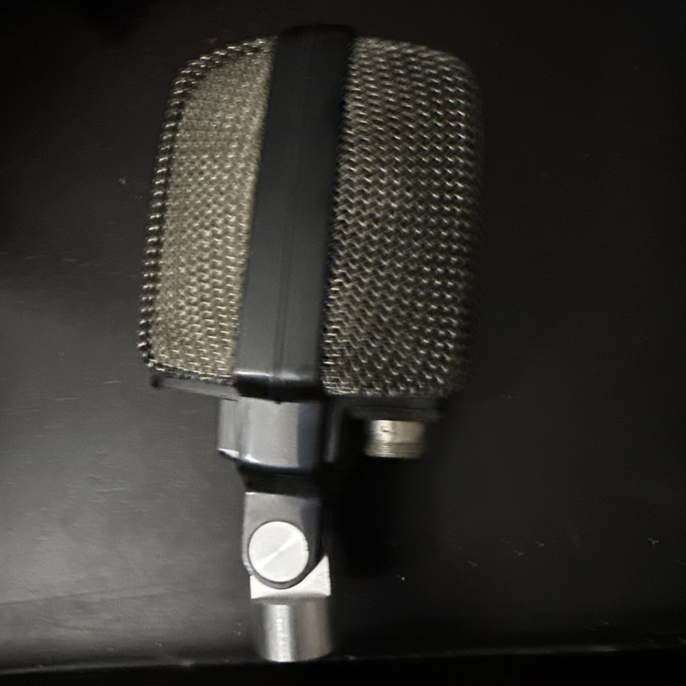 Vintage Realistic Dynamic Microphone 33-989 Cardioid