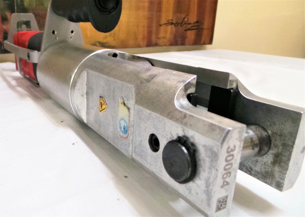 ACO401 Battery Pressing Tool with Case.