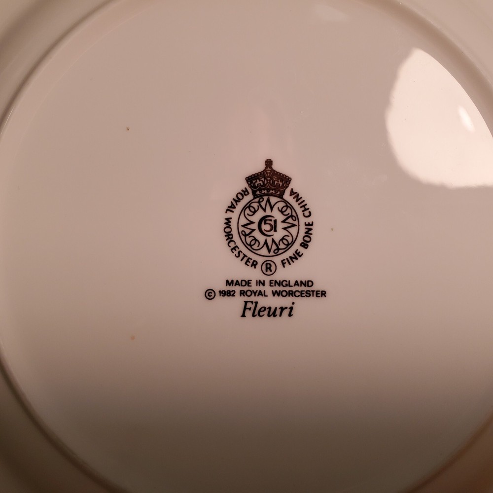 Royal Worcester- Fleuri - 5 Pc Dinner Set - EXCELLENT CONDITION- Fine Bone China