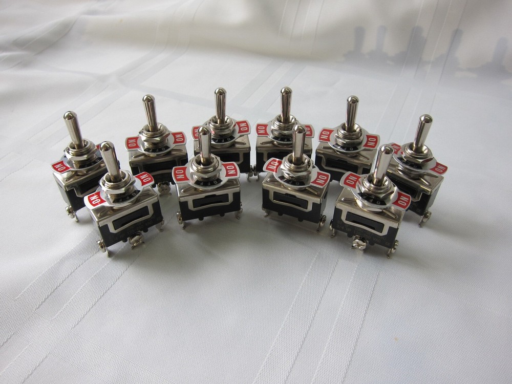 Lowrider Hydraulics Toggle Switch 3 prongs, (on)-off-(on), 10 pcs, value pack