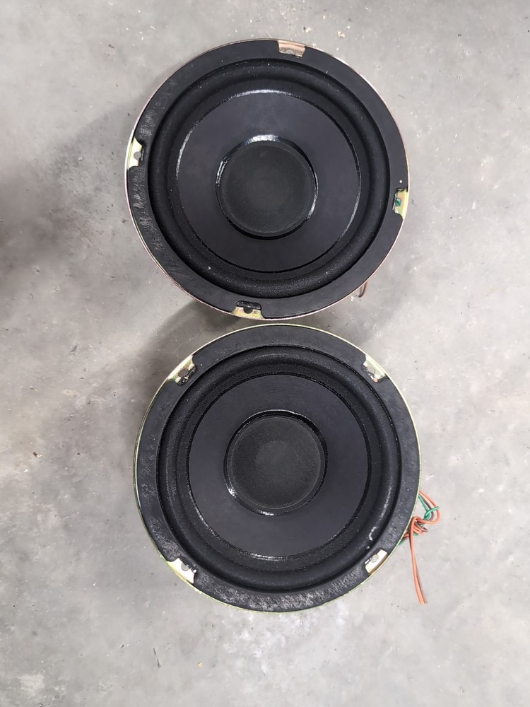 Bose 111791-J Speakers -1 Pair