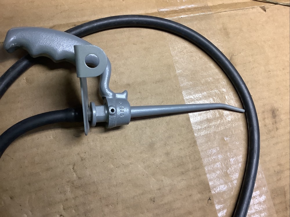 D513 Oiler Handle And Hose