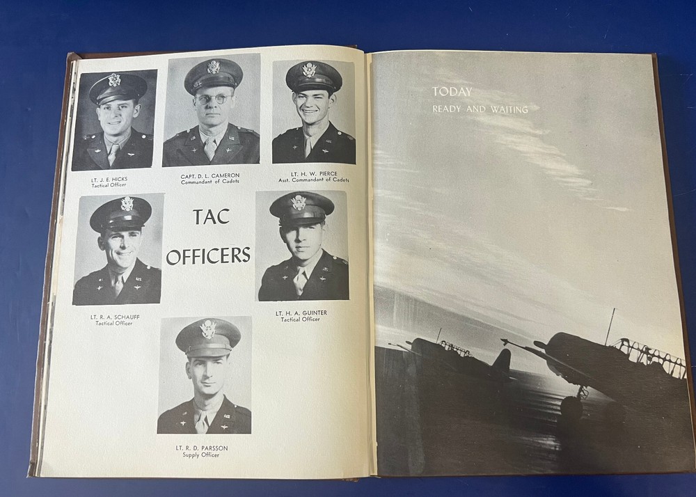 GODFELLOW ARMY AIR FIELD CLASS BOOK 44 E- BASIC FLT. TRAINING