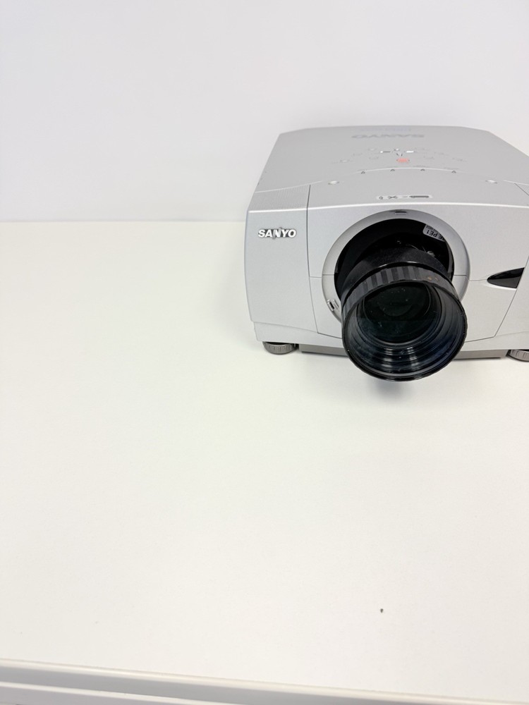 Sanyo Projector Pro XtraX Multiverse Model # PLC-XP46L W/ Lens Tested