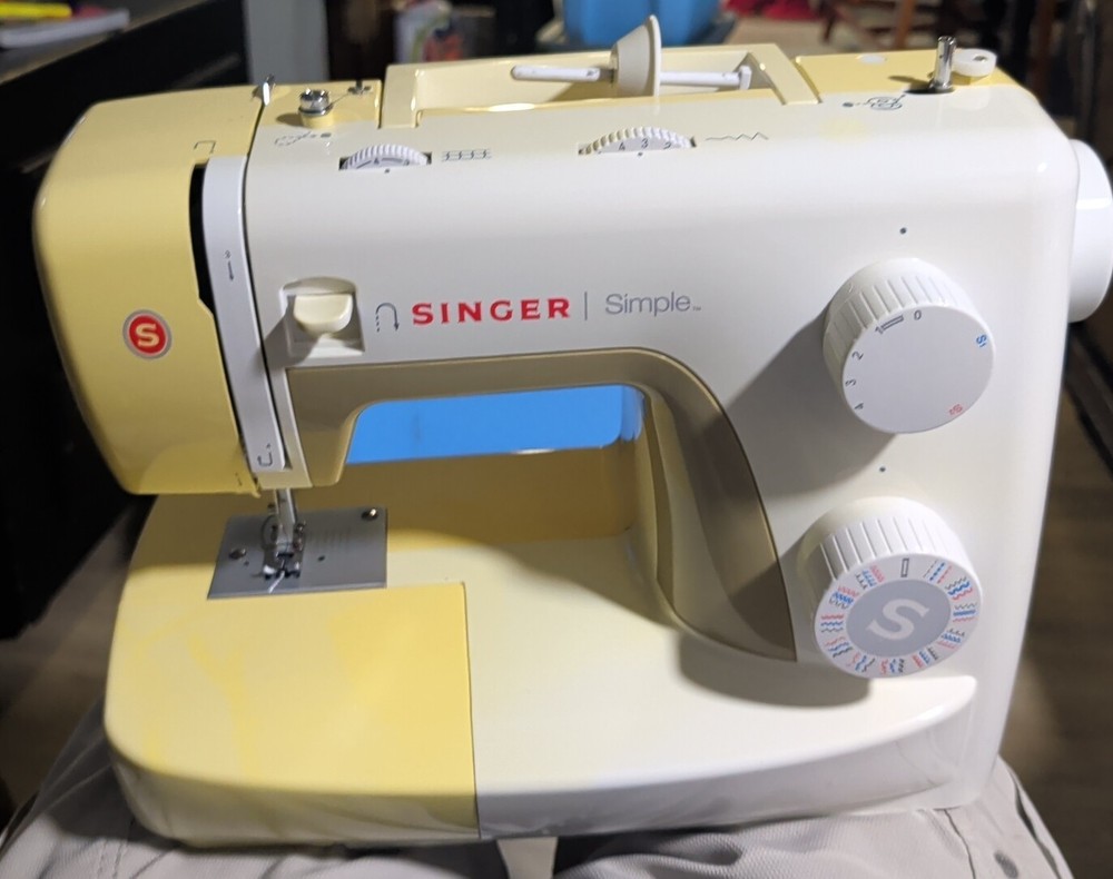 SINGER Simple 3232 Sewing Machine with Automatic Needle Threader