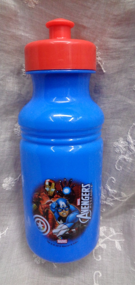 Marvel AVENGERS ASSEMBLE Plastic Drinking Bottle Lunchbox ~ 2013 Copyright