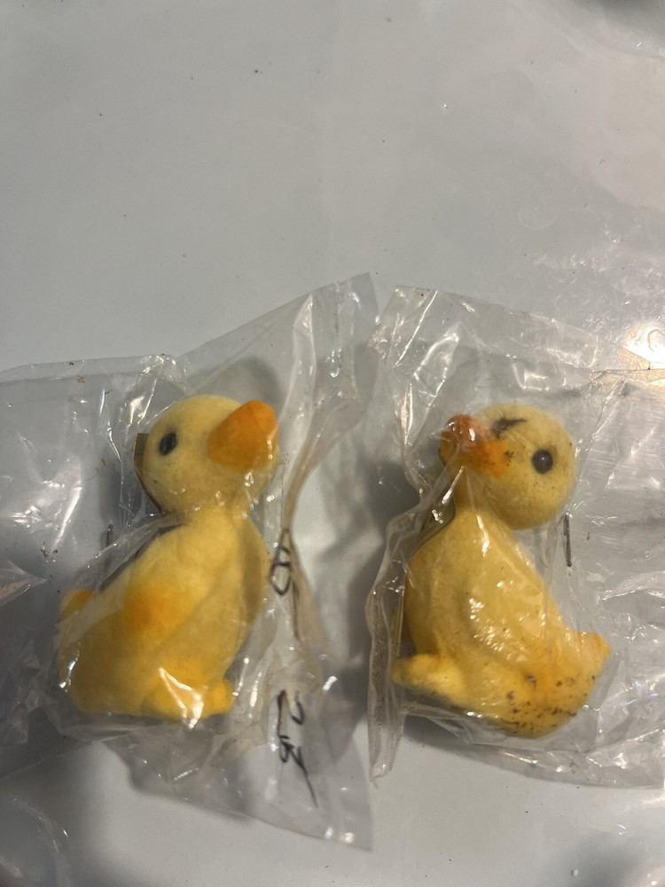 VTG 2” Flocked Ducks NOS NIP Floral Pins With Missing Wire  Easter Spring