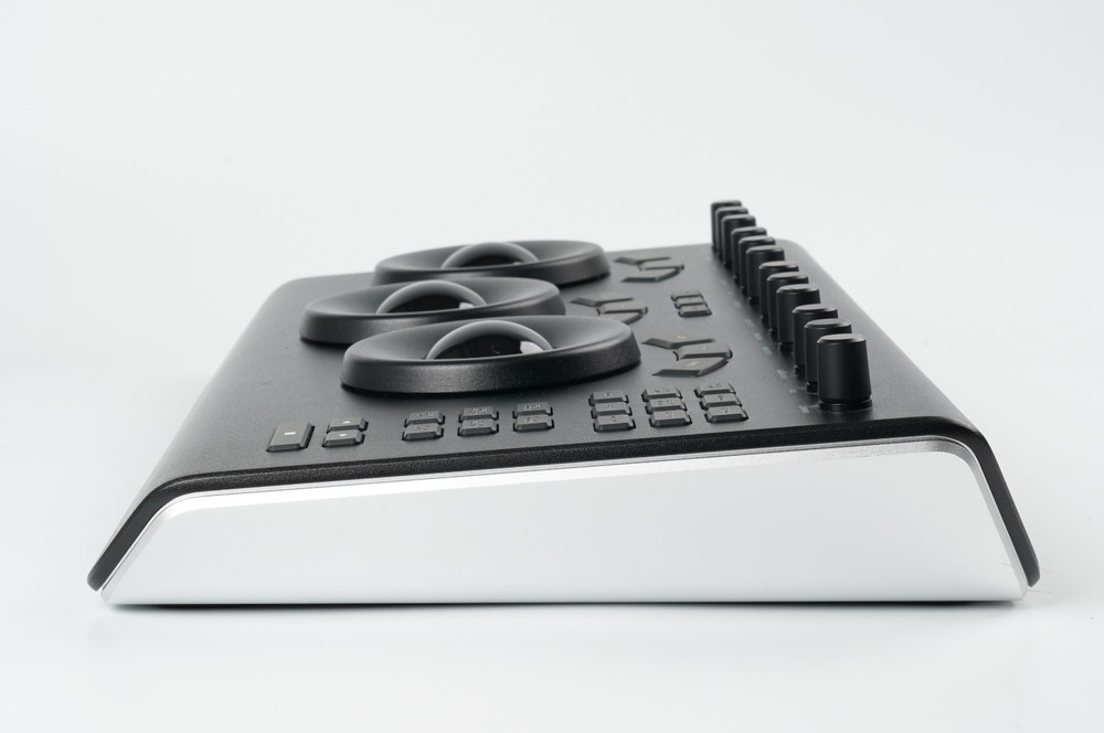 [Near Mint] Blackmagic Design DaVinci Resolve Micro Color Panel #190M