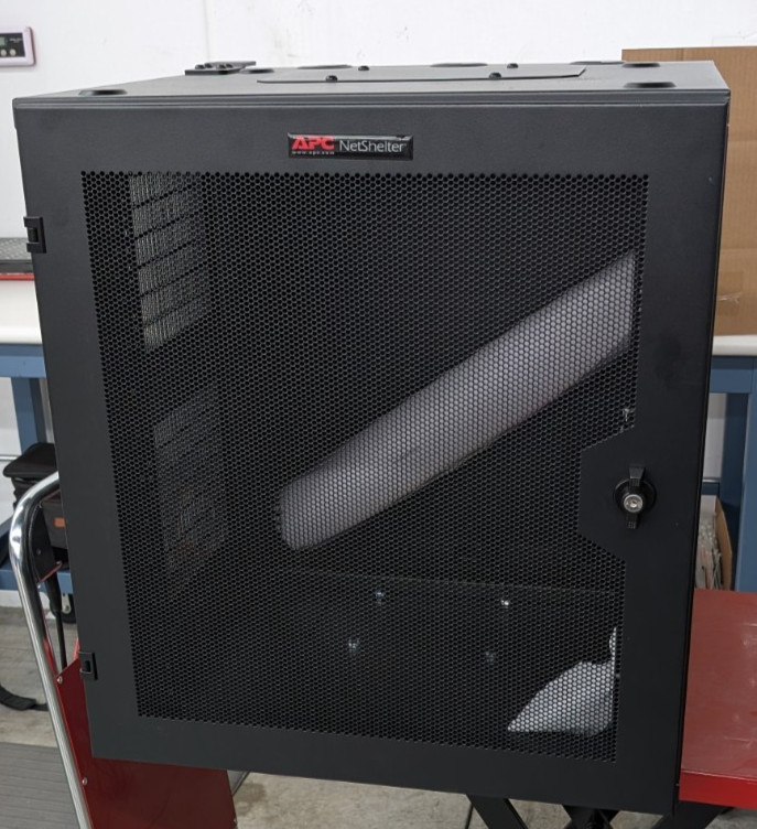 APC NetShelter 13U WX Enclosure AR100HD