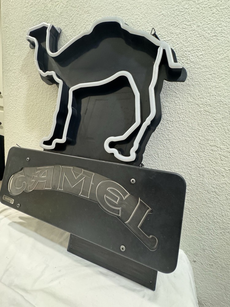Vintage Camel Cigarettes Light Up Sign