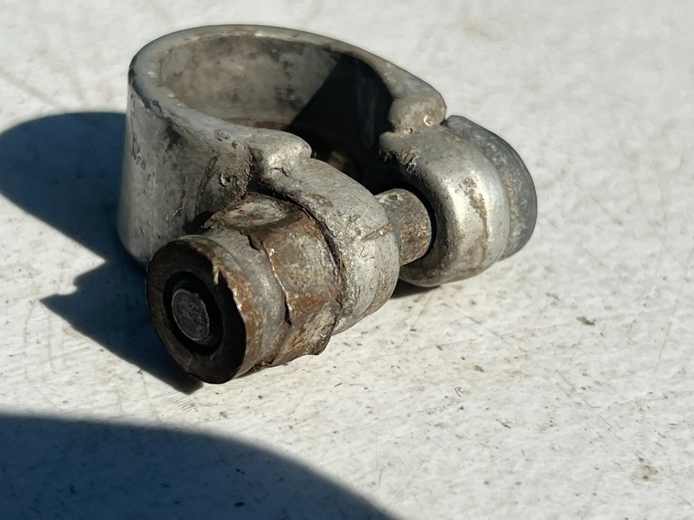 VINTAGE SCHWINN 'AS' SCRIPT SEAT POST CLAMP