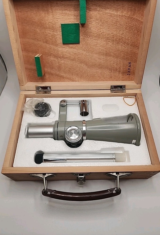 Cole Parmer - model 3890 - 60X Shop Microscope