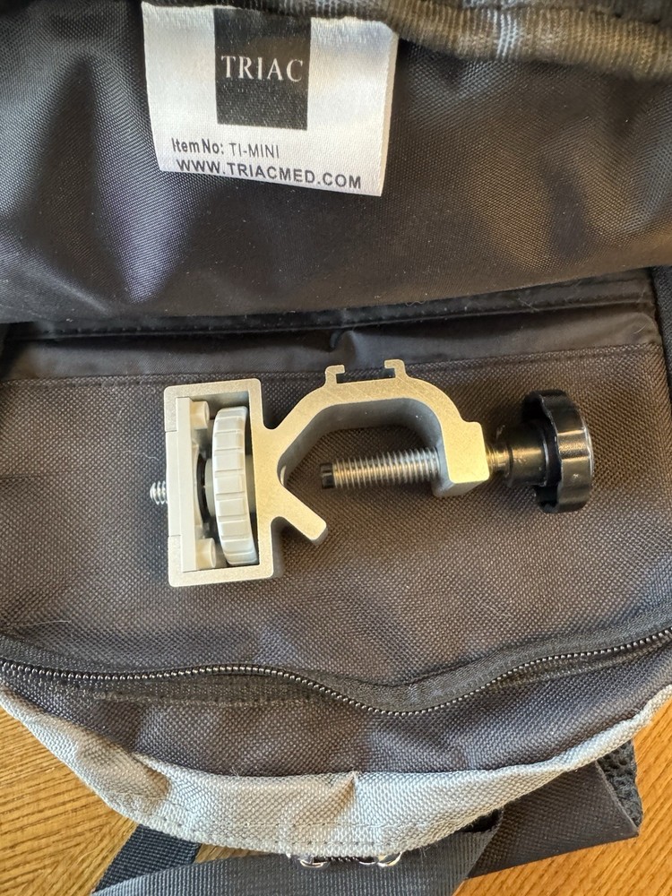 Zevex Moog Infinity Feeding Pump w/ Pole Clamp Adapter TI-MINI Backpack