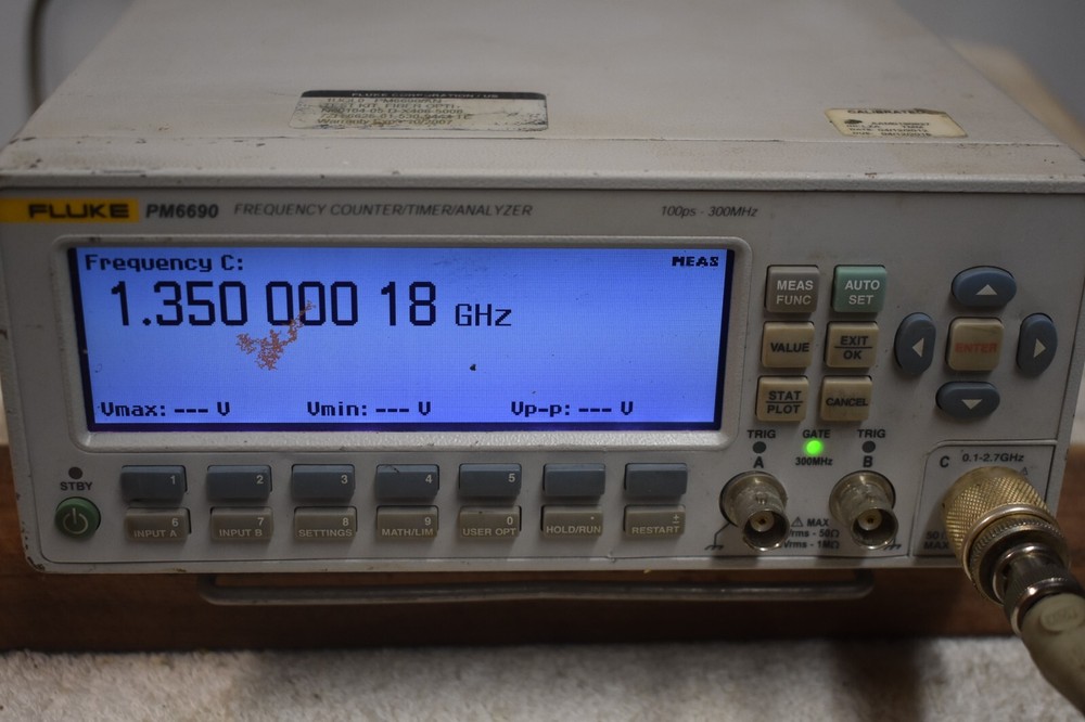 Fluke PM6690 2.7 GHz Frequency Counter