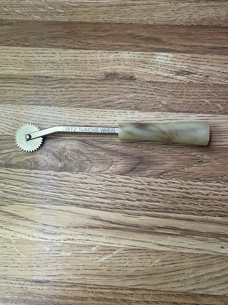 Vintage Bakelite Dritz Tracing Wheel