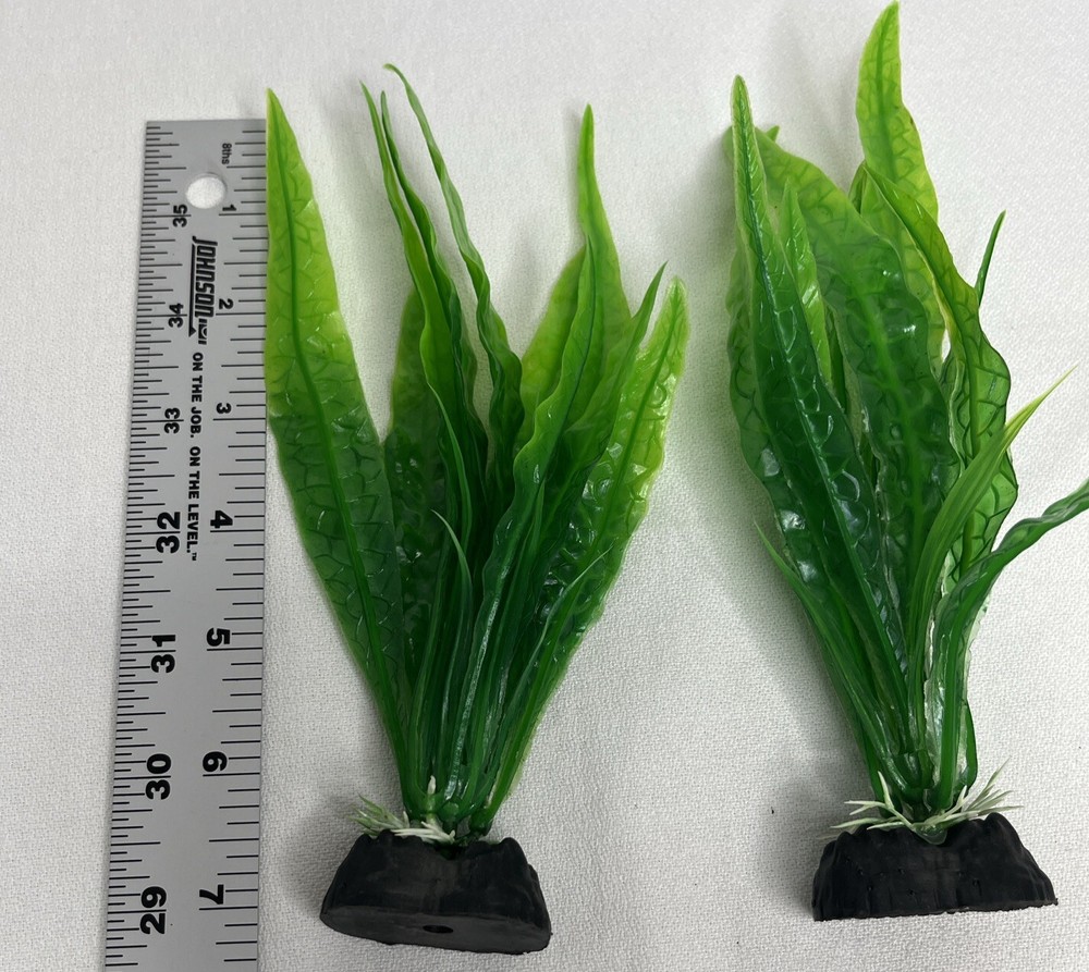 2PC Xunyee Plastic Aquarium Plants