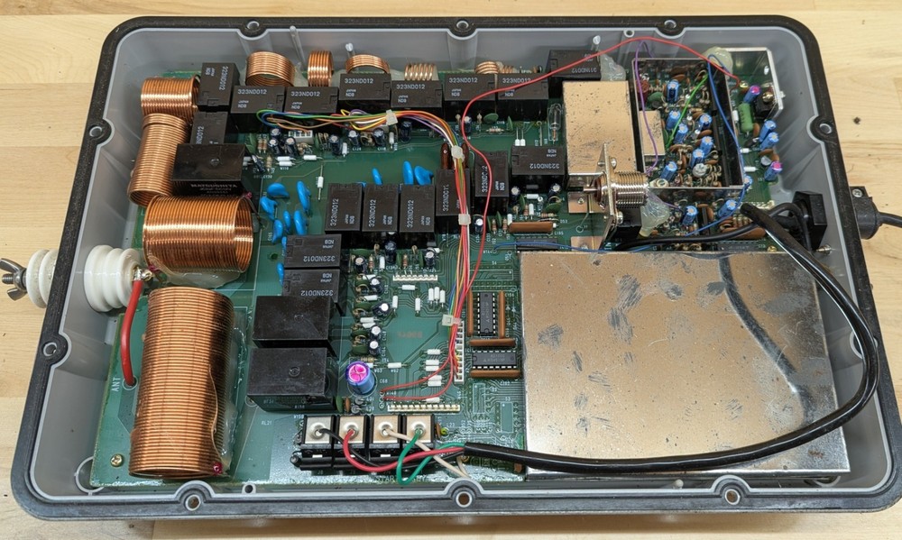 Icom AH-2 Antenna Tuner HF with cables