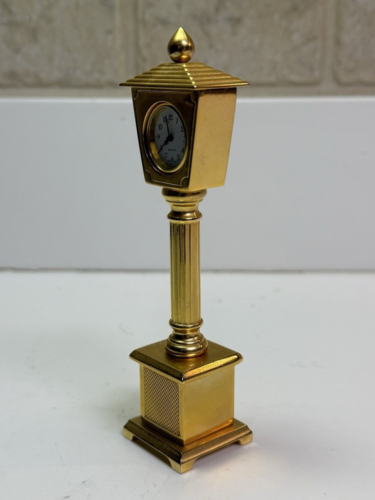 Miniature Streetlamp Quartz Clock