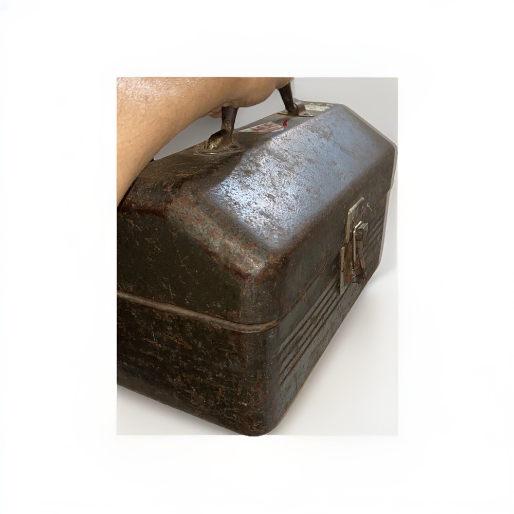Antique Metal Toolbox/Tacklebox
