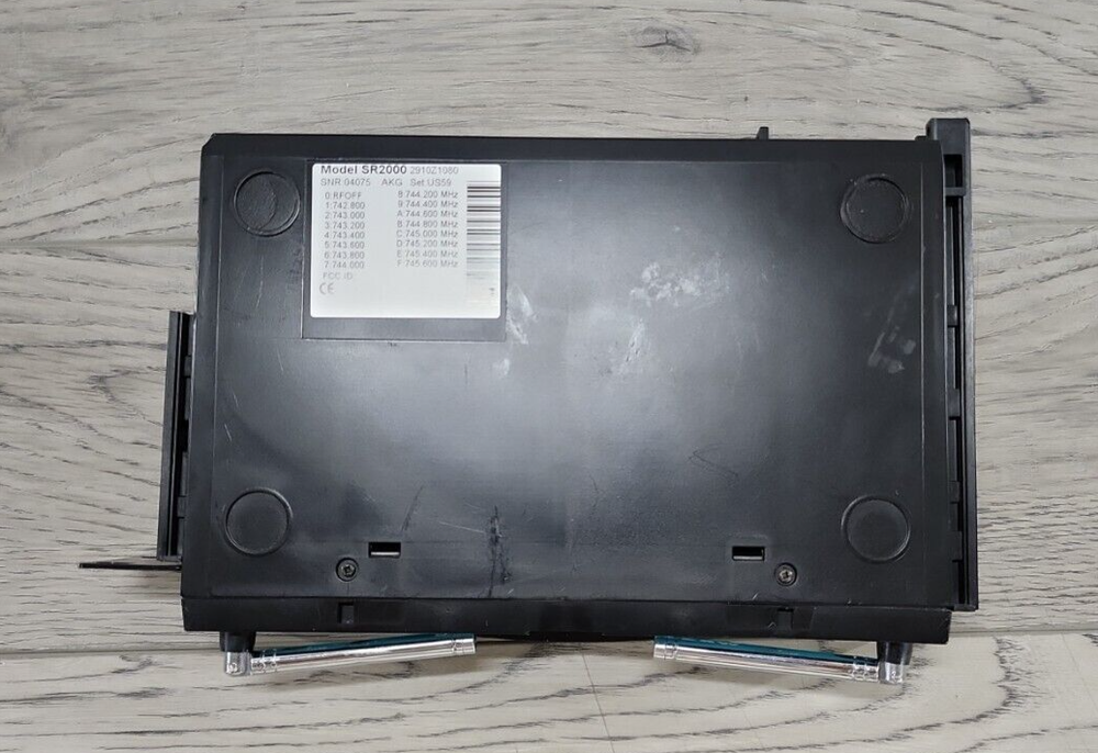 AKG Platnum Series Wireless Receiver Model WR2000 Bundle Pro Audio Equip Tested