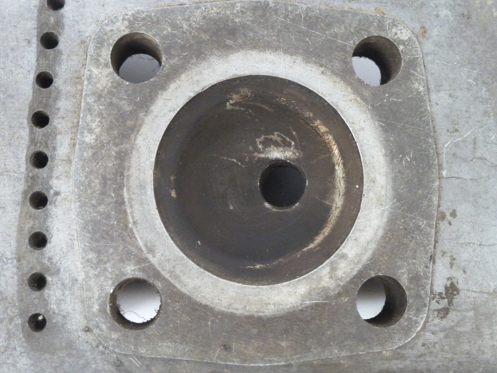 Suzuki Gt250 K L M left Side Cylinder Head