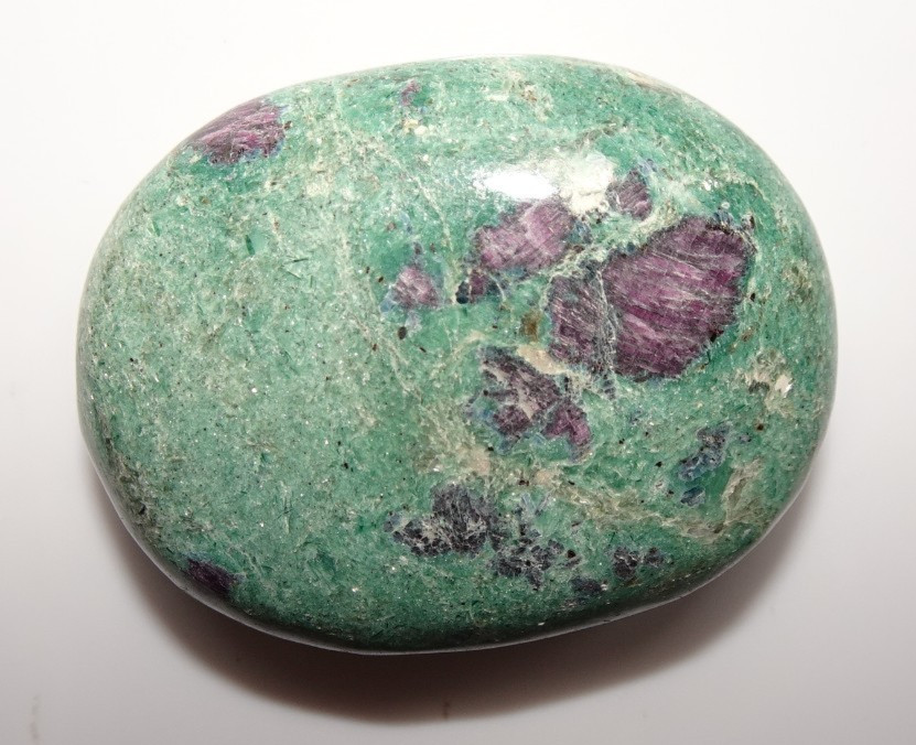 Ruby Fuchsite Palmstone - India sc1010