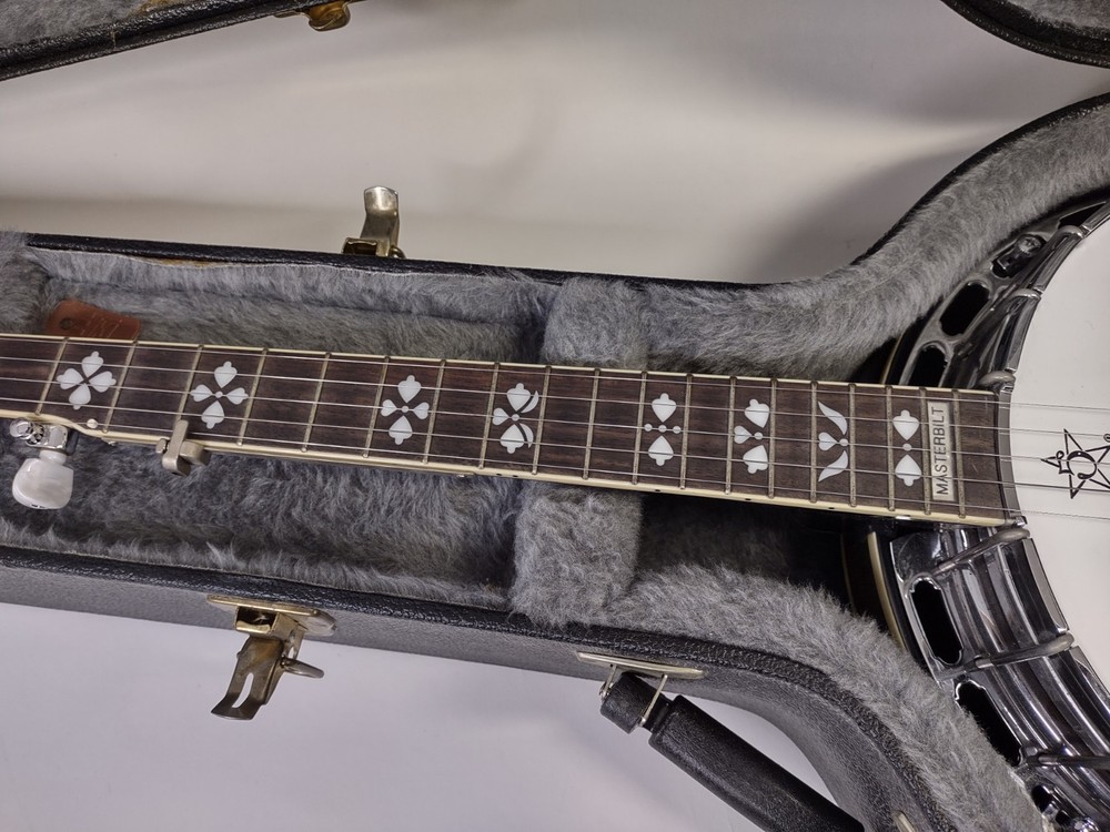 Epiphone Masterbuilt MB250 Classic Resonator Banjo with hard case