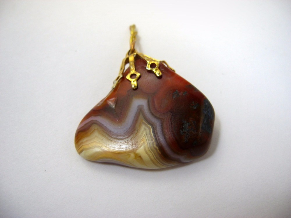 Vintage Necklace Pendant White & Brownish Red Stone
