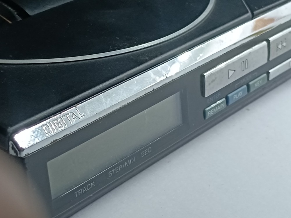 Sony D 50 MK II CD Player Not tested / with case Untested