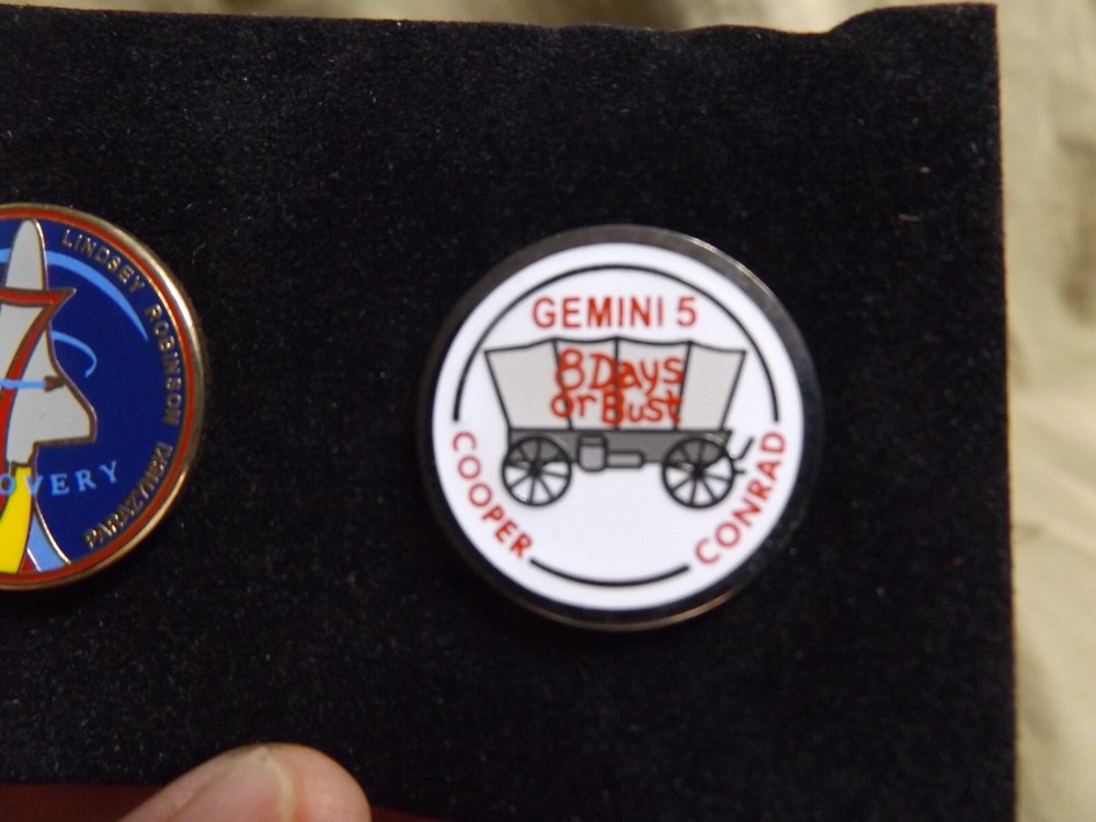 Vintage Enamel GEMINI 5 & DISCOVERY 7 Space Program Pins NASA
