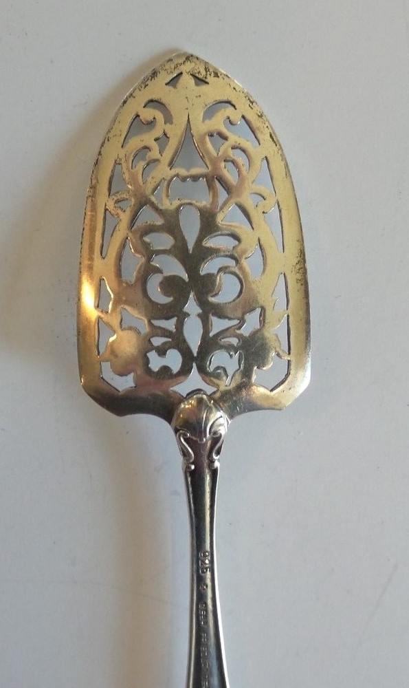 ANTIQUE "GEBR. FRIEDLANDER" GERMAN STERLING SILVER SMALL 6" SERVER, 35 grams