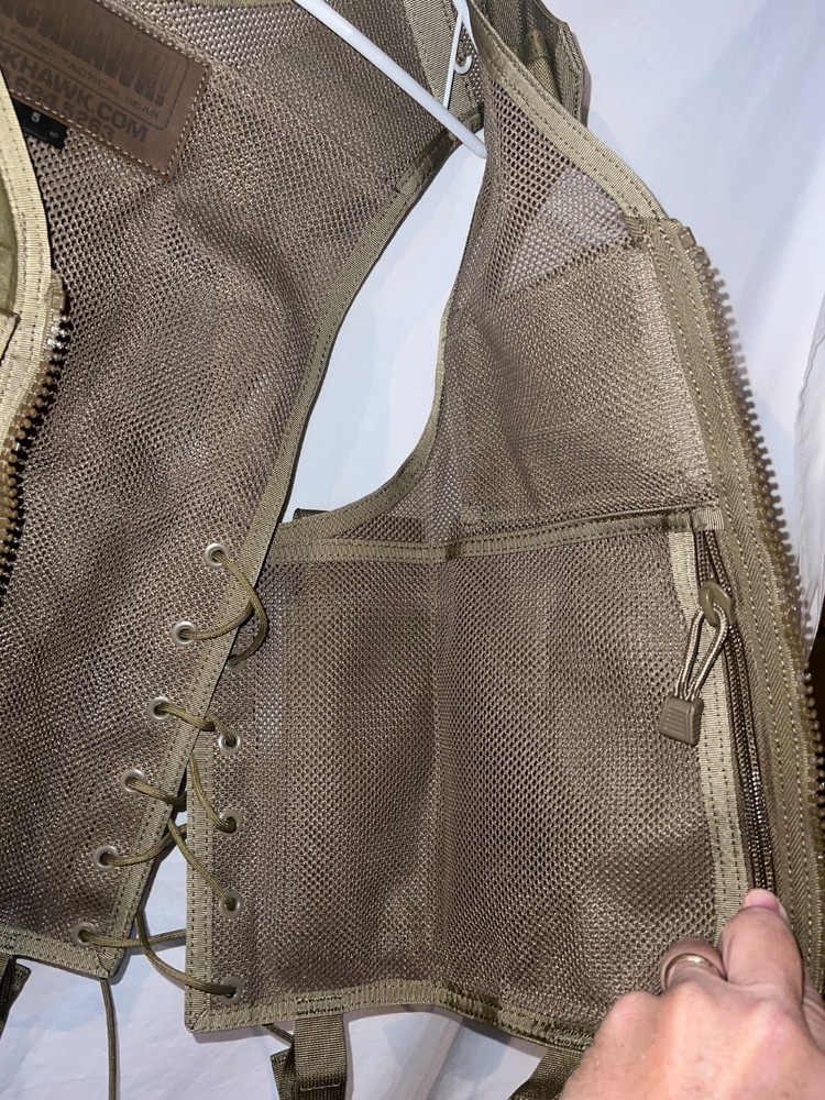 BlackHawk Tactical Vest – Combat Load Carrier, Tan EXCELLENT