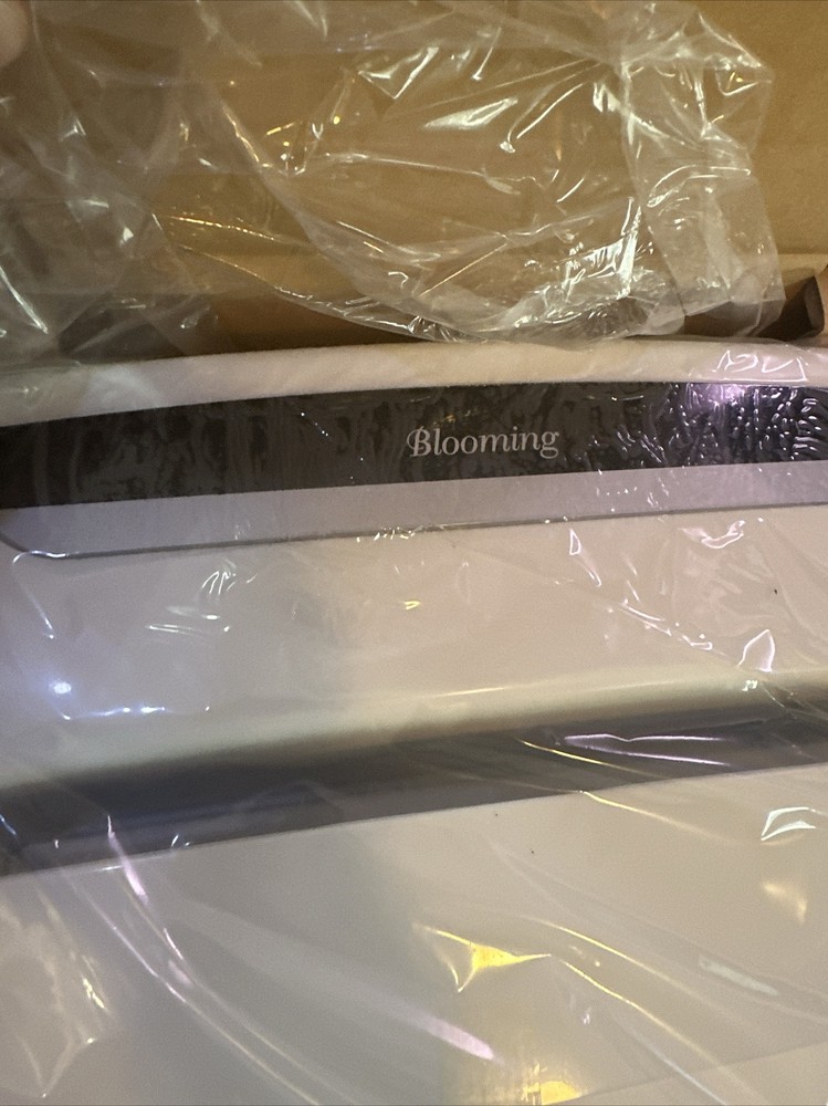 Blooming Bidet NB-R770E New With Controller