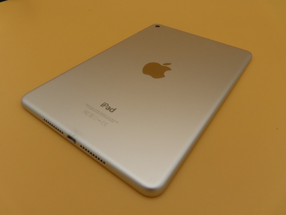 Apple iPad Mini 4th Gen. 32GB, Wi-Fi Silver