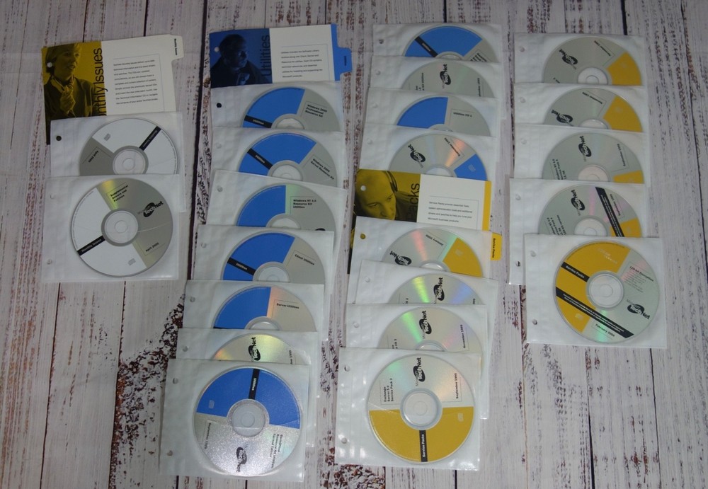 Vintage Microsoft TechNet Plus CD Subscription With Binder 45 CDs 1999-2000