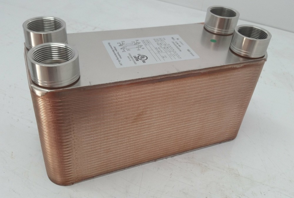 70 Plate Water to Water Brazed Plate Heat Exchanger 1 1/4" FPT Ports w/ Brackets