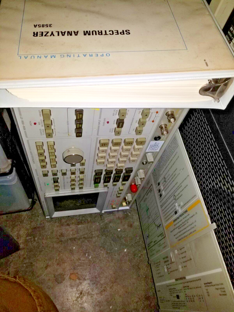 HP3585A Spectrum Analyzer WORKING INSTRUMENT with Cal errors. Var. Sweep source