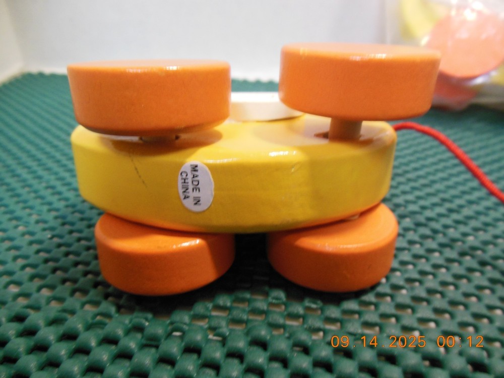 Wooden Pull Behind Ducks One small 1 bigger new and used