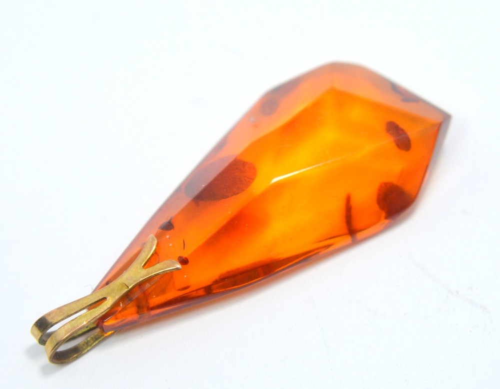 NATURAL ORANGE BALTIC AMBER PENDANT