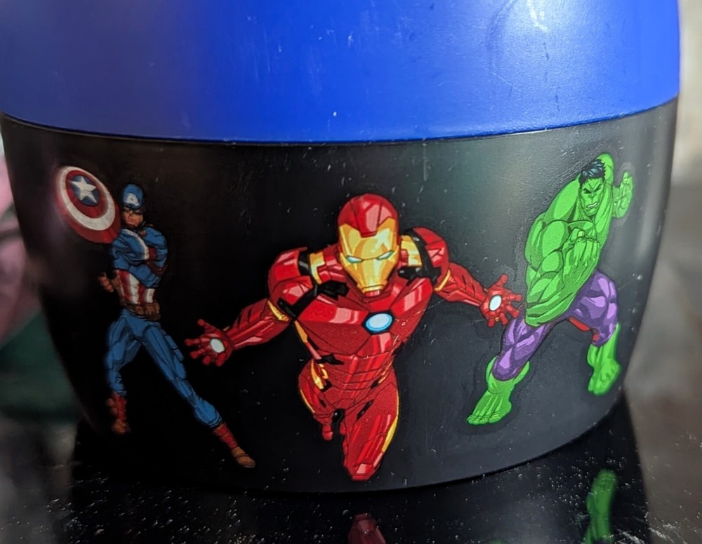 🌟“Light It Up, Avenger Style!” Marvel Projection Nightlight – Hero Glow
