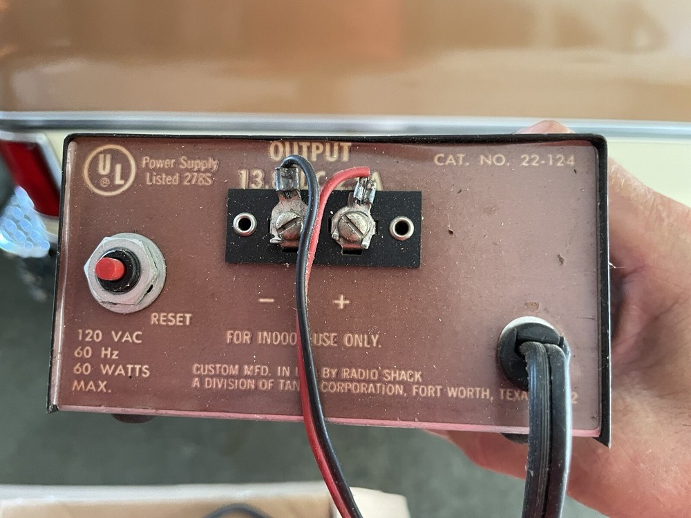Samlex RPS1204 Regulated DC Power Supply Binding Posts & Cigarette Lighter 4-6 A