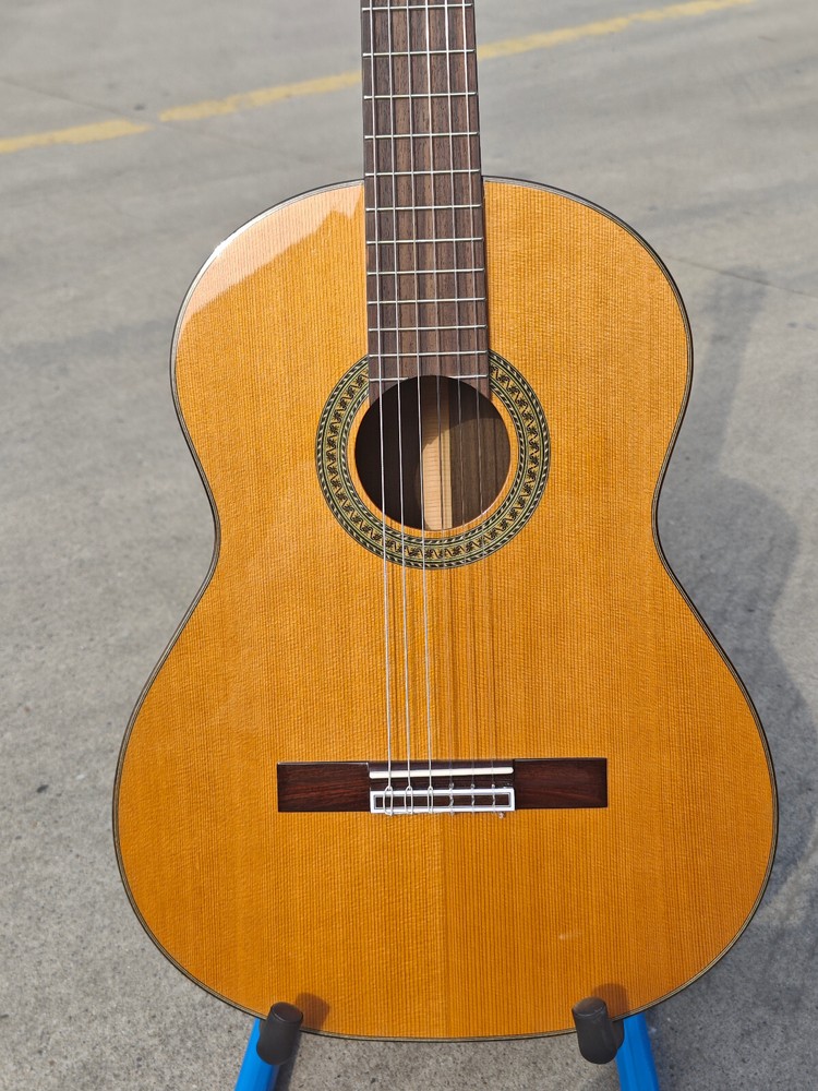 [Video] Luthier Made Solid Cedar Top With Rosewood Body Spanish Classical Guitar